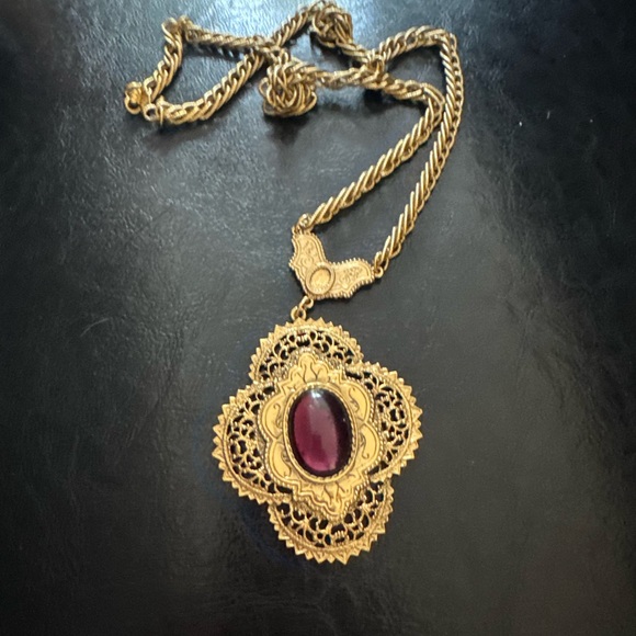 VTG Signed 1928 Brand Filagree Amethyst Pendant Goldtone Chain Necklace - Picture 1 of 7